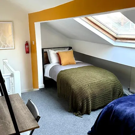 Short & Long Free Wifi * Leeds (West Yorkshire)